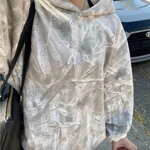 Cropped camouflage hoodie